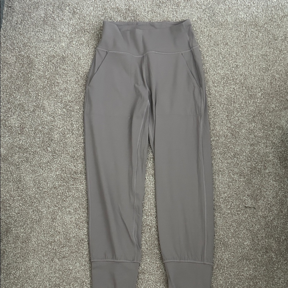 Lululemon align cropped Women's joggers